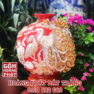 Bình hút tài lộc công đào phú quý đắp nổi vẽ vàng cao cấp nền đỏ Bát Tràng H38cm BHL84