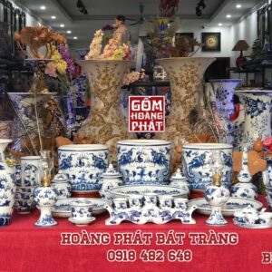 Bộ đồ thờ men lam xanh cổ vẽ kỹ Bát Tràng cho ban thờ gia tiên số 1